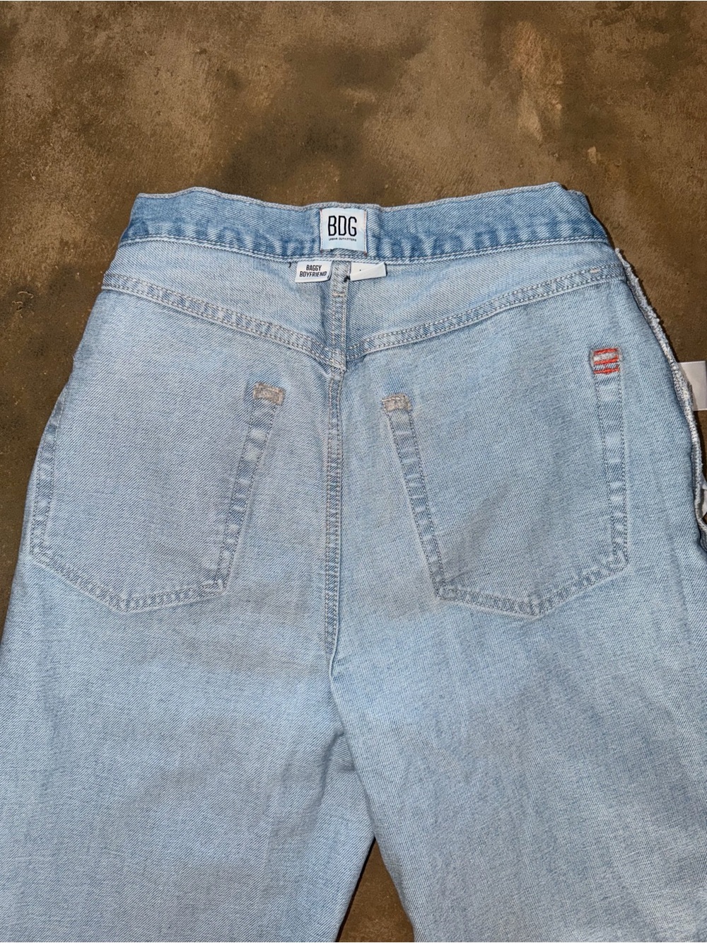 BDG Urban Outfitters Baggy Boyfriend Distressed Jeans Light Wash 27 L32 - Picture 10 of 12